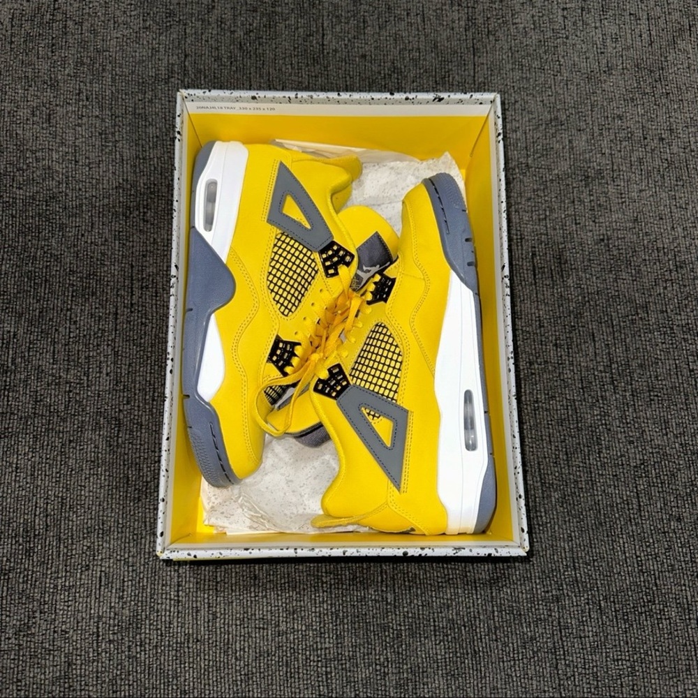 Air Jordan 4 Retro (Lightning)
